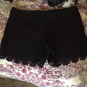 Loft Riviera Scalloped Shorts